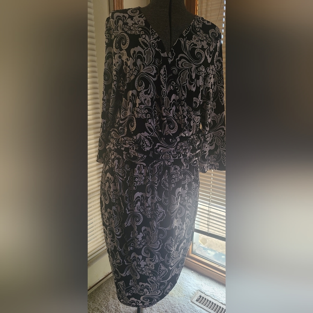 JESSICA LONDON SZ 18 Black and white Paisley print dress